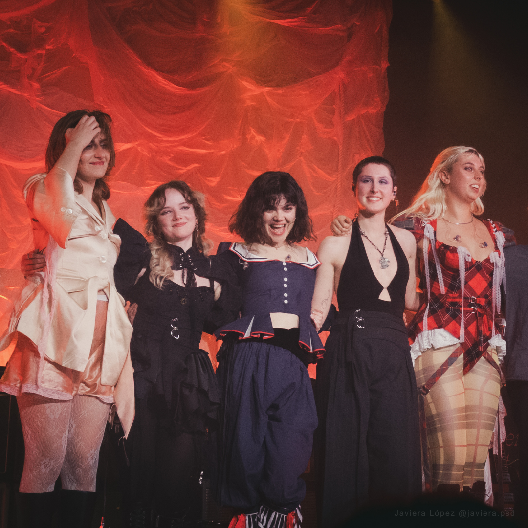 The Last Dinner Party agotan La Riviera en su primer concierto en Madrid